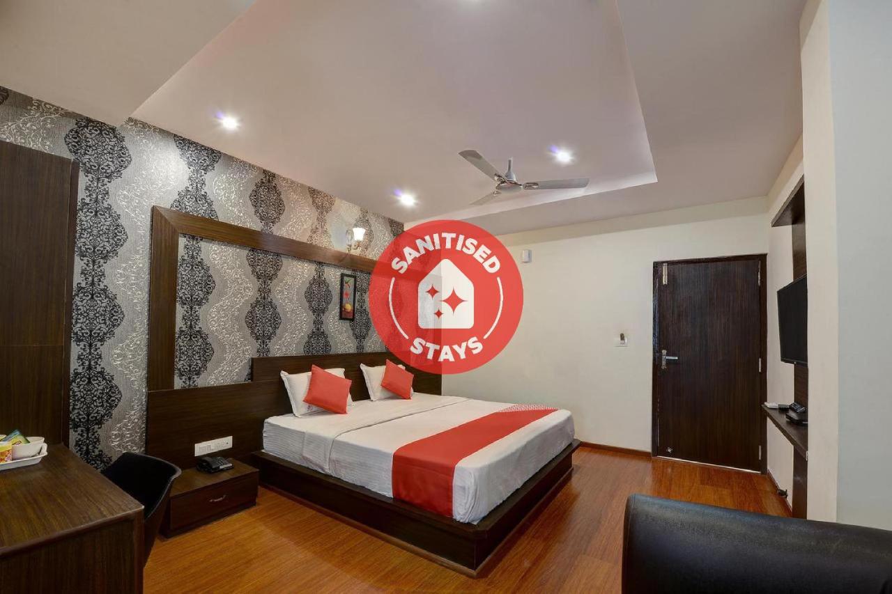 Capital O Hotel Samanvi International Belur  Ngoại thất bức ảnh