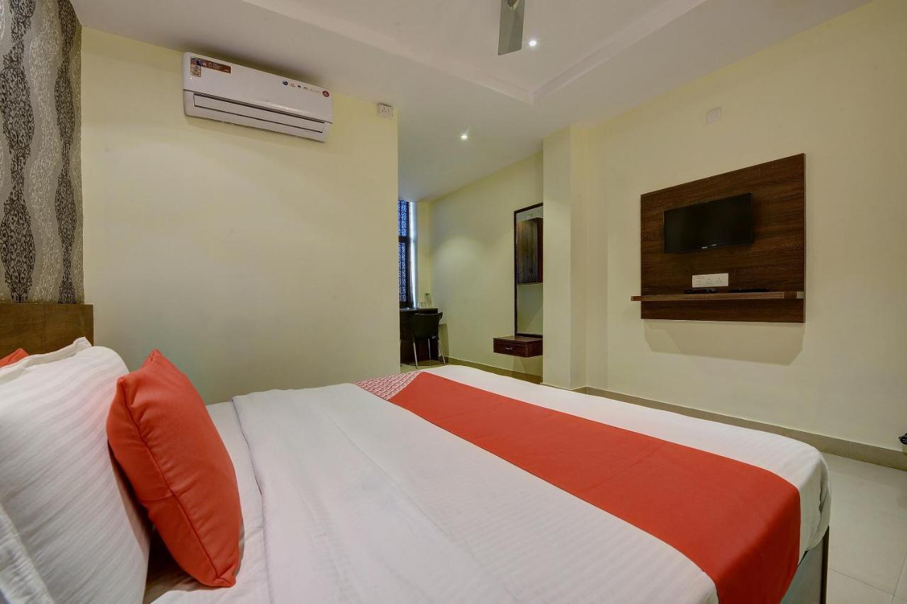 Capital O Hotel Samanvi International Belur  Ngoại thất bức ảnh