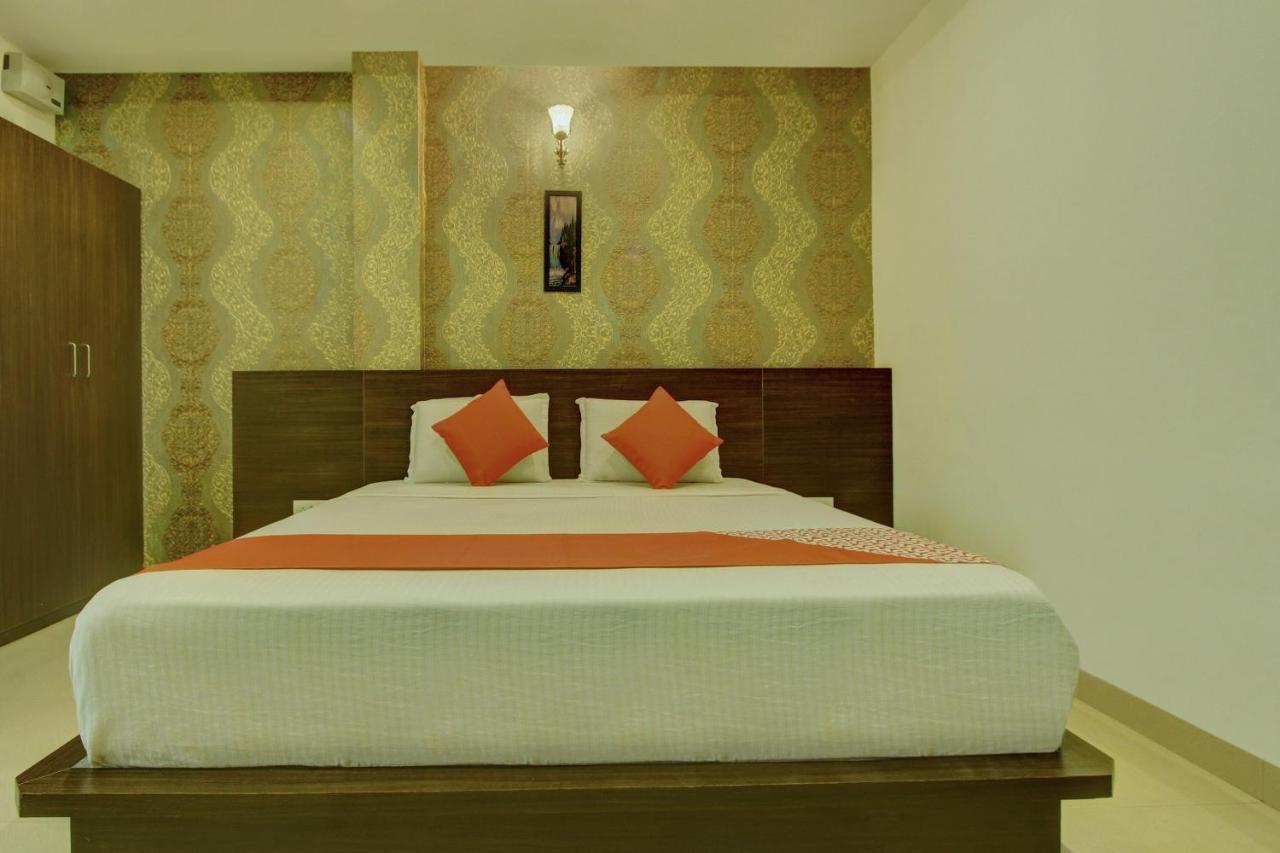 Capital O Hotel Samanvi International Belur  Ngoại thất bức ảnh