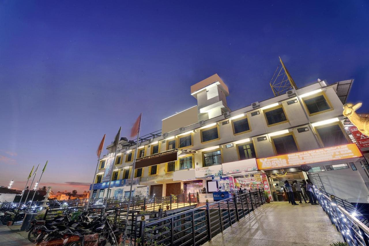 Capital O Hotel Samanvi International Belur  Ngoại thất bức ảnh