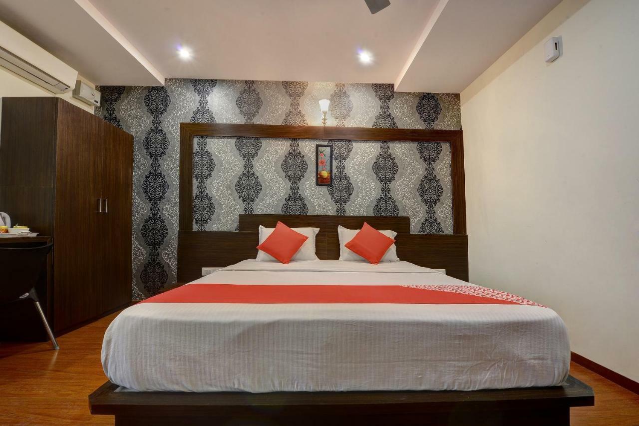 Capital O Hotel Samanvi International Belur  Ngoại thất bức ảnh